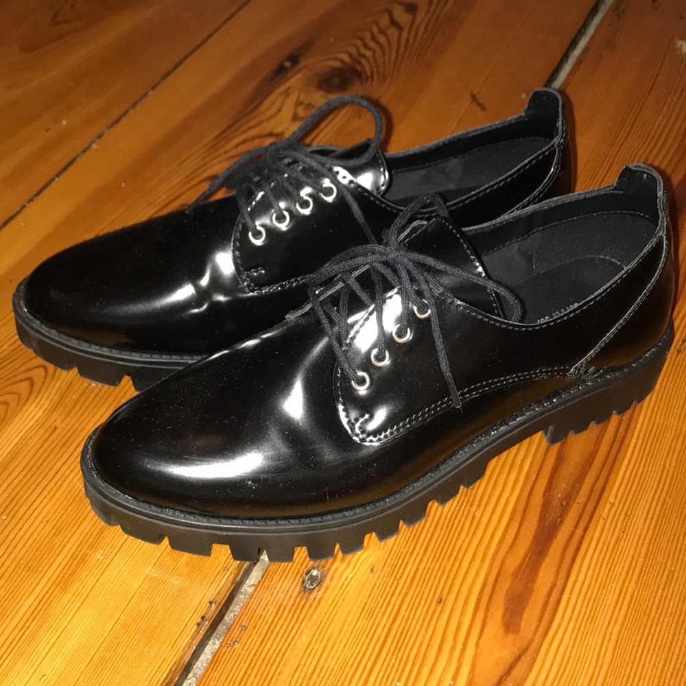 Mossimo black shiny shoes